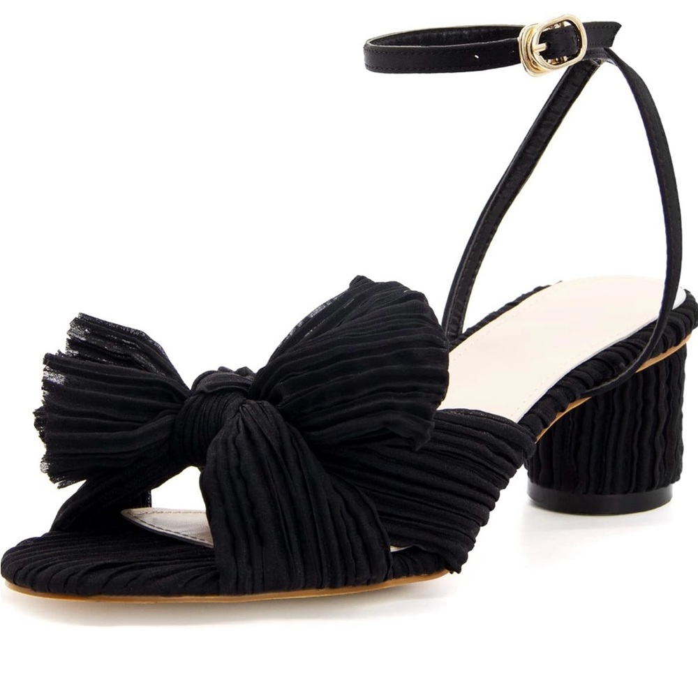 Mucccute Bow Knot Sandals - Black - Size 8. Brand new!!!